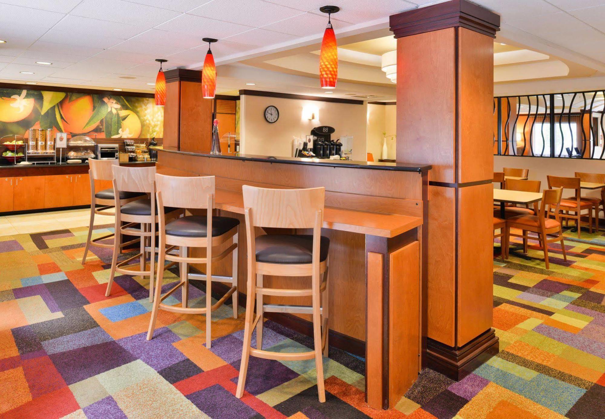 Fairfield Inn And Suites By Marriott Эшборо Экстерьер фото